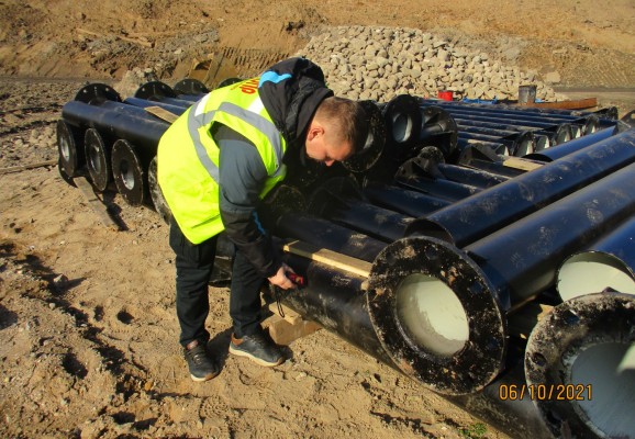 Операционный контроль толщины нанесенной гидроизоляции фундаментов опор освещения.